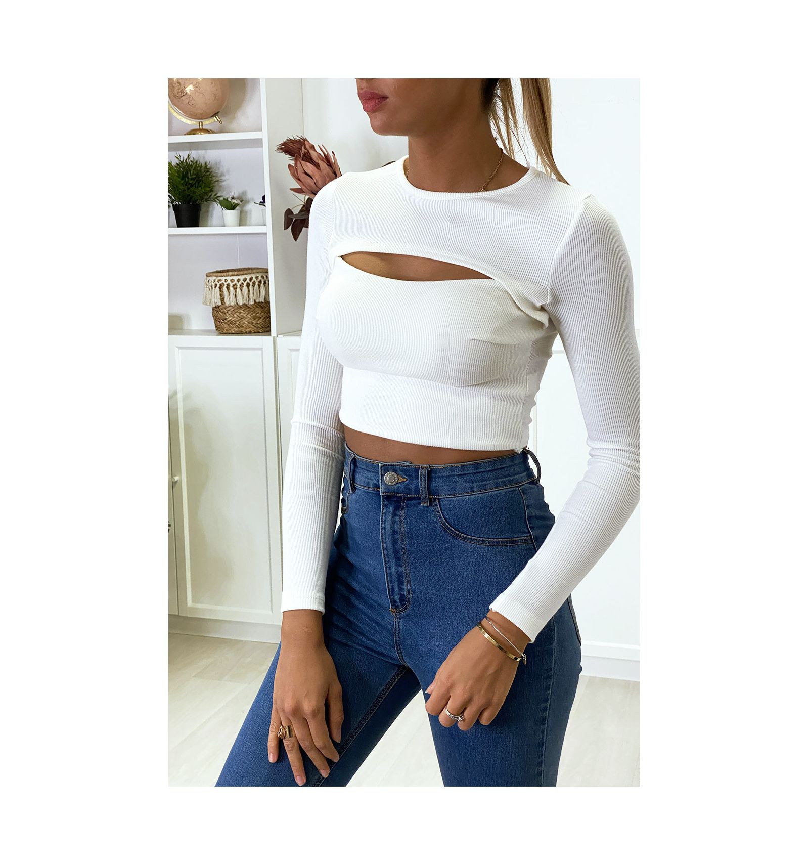 White stretch knit crop top open at the bust. Woman fashion