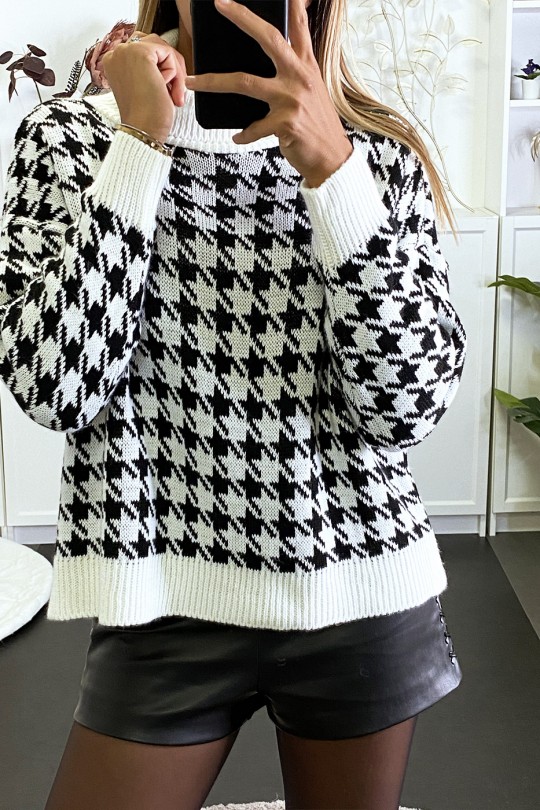 Pull noir motif pied de poule à gros col roulé Pull noir motif pied de poule à gros col roulé