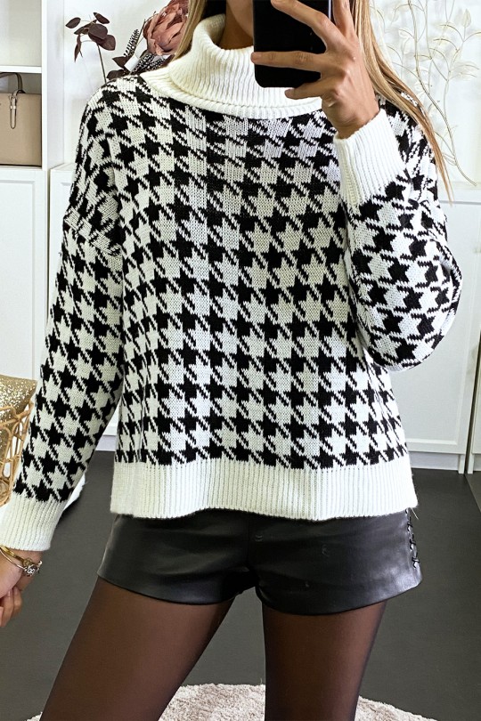 Pull noir motif pied de poule à gros col roulé Pull noir motif pied de poule à gros col roulé