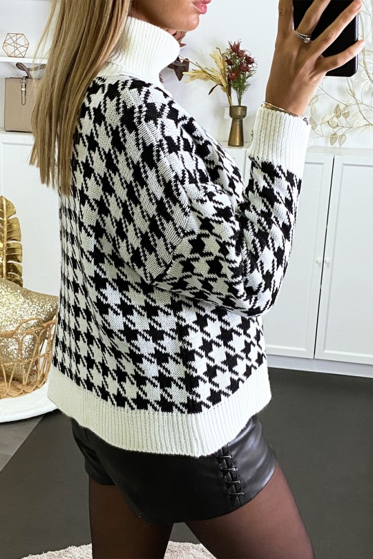 Pull noir motif pied de poule à gros col roulé Pull noir motif pied de poule à gros col roulé