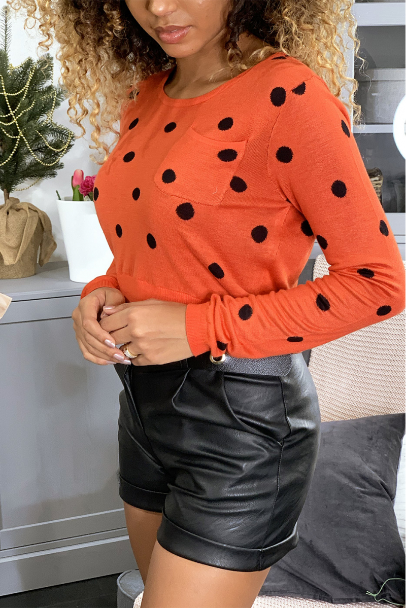 Short red sweater, with long sleeves and white polka dots. PU-895 Short red sweater, with long sleeves and white polka dots. PU-895
