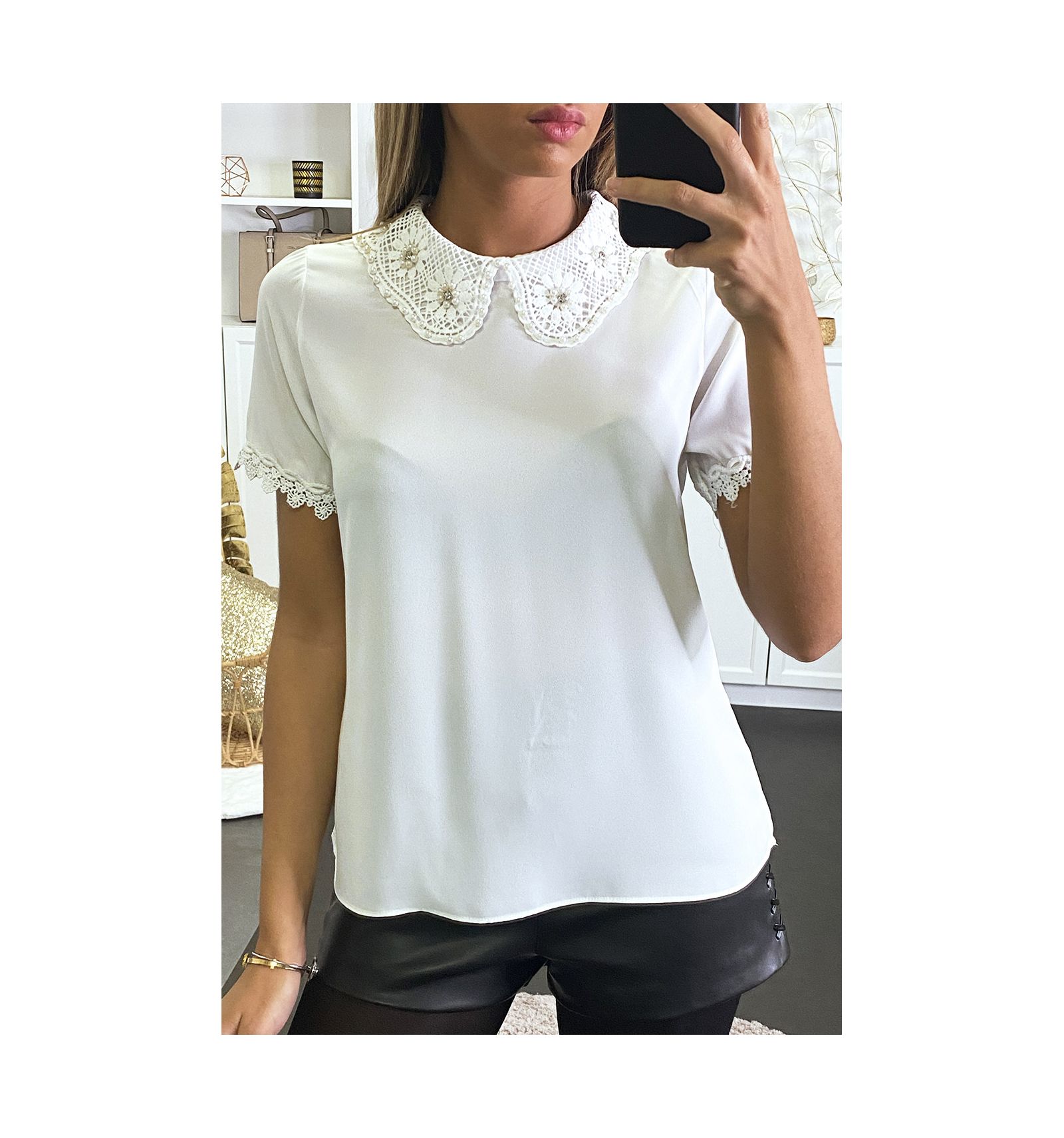 Chemisier blanc en voilage à col claudine à perles et strass