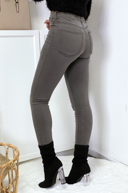 Jeans slim gris avec poches arrière Jeans slim gris avec poches arrière