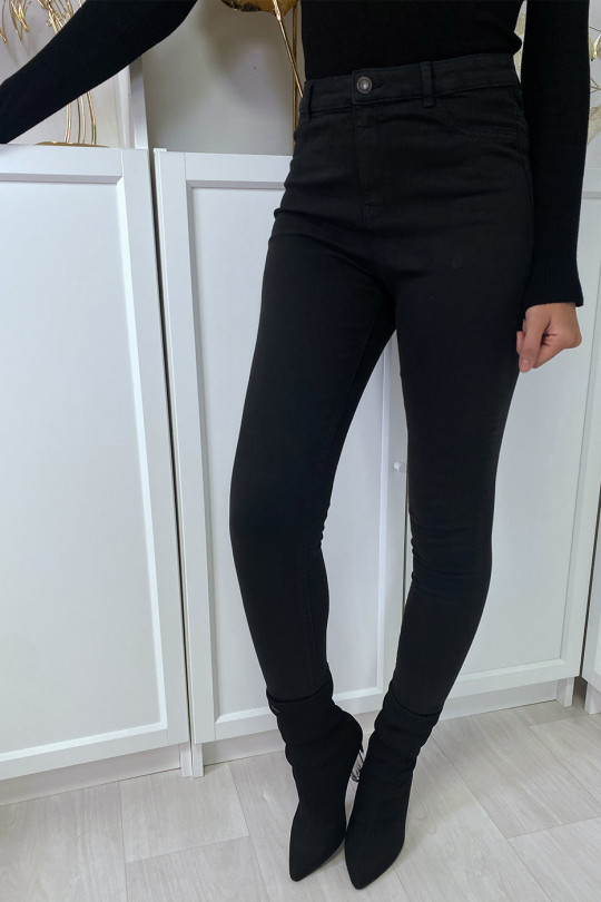 Jean slim noir taille haute à poches arrières Jean slim noir taille haute à poches arrières