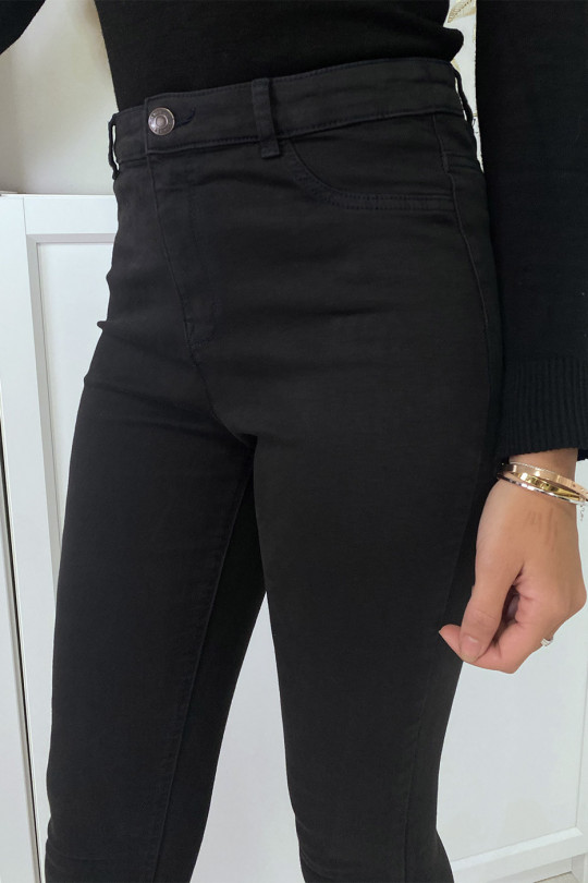 Jean slim noir taille haute à poches arrières Jean slim noir taille haute à poches arrières