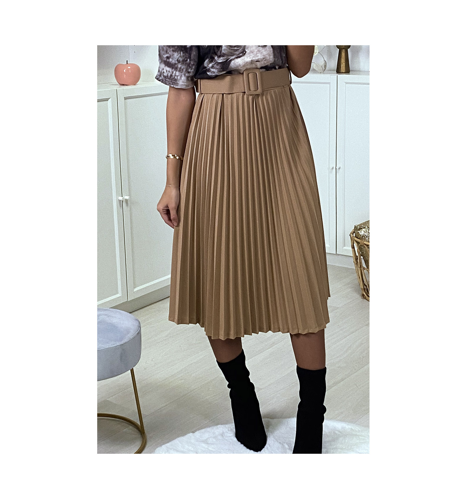 Jupe plissée camel mi longue avec ceinture