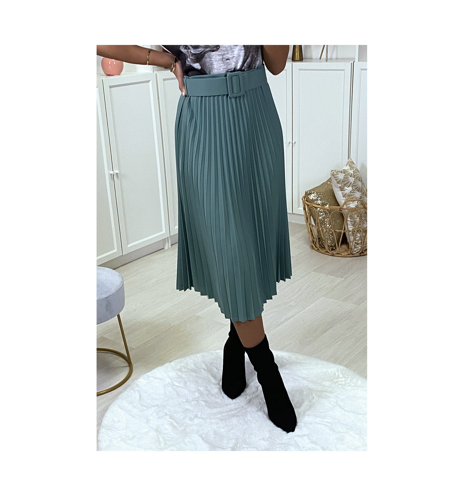 Jupe plissée turquoise mi longue avec ceinture