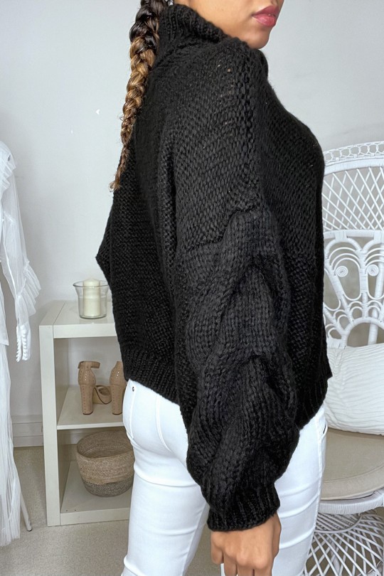 Gros pull vieux rose avec tresse et col roulé Gros pull vieux rose avec tresse et col roulé