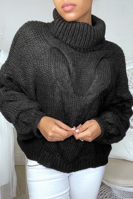 Gros pull vieux rose avec tresse et col roulé Gros pull vieux rose avec tresse et col roulé