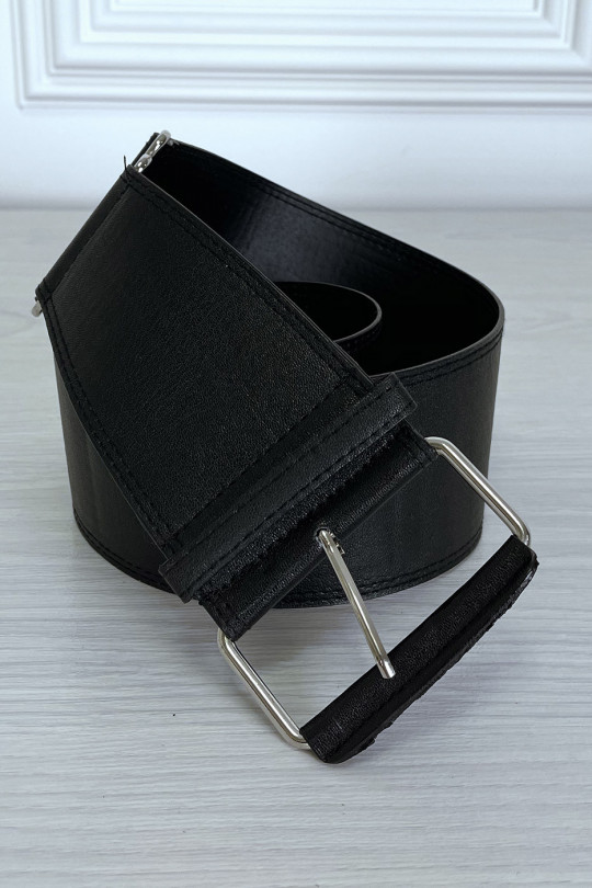 Ceinture noir en simili avec accessoire argenté Ceinture noir en simili avec accessoire argenté