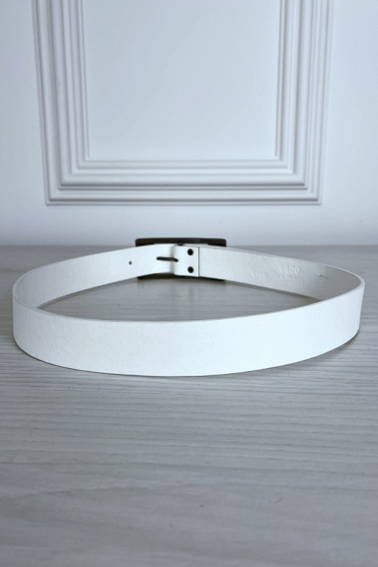 Ceinture blanche en simili avec boucle cuivré rectangle Ceinture blanche en simili avec boucle cuivré rectangle