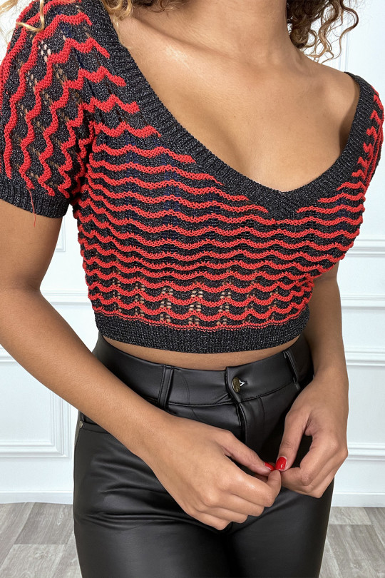 Crop top manche courte noir et zigzag rouge Crop top manche courte noir et zigzag rouge