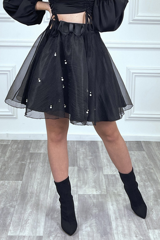 Jupe noire en tulle coupe évasée à perles Jupe noire en tulle coupe évasée à perles