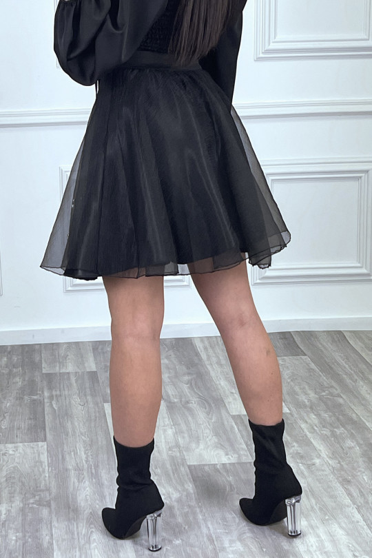 Jupe noire en tulle coupe évasée à perles Jupe noire en tulle coupe évasée à perles