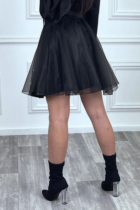 Jupe noire en tulle coupe évasée à perles Jupe noire en tulle coupe évasée à perles