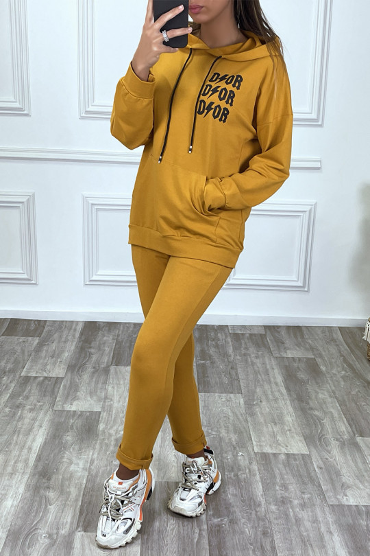 Ensemble sweat et jogging moutarde à capuche Ensemble sweat et jogging moutarde à capuche
