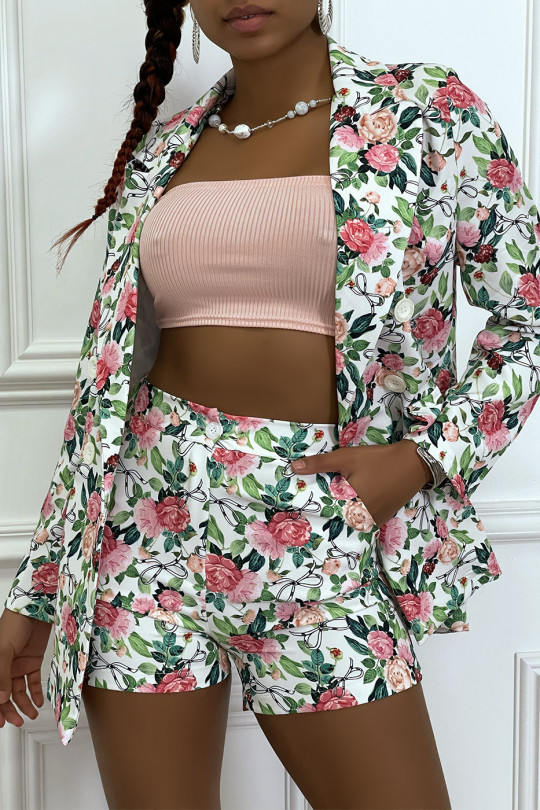 Ensemble blazer et short blanc à motif fleuri Ensemble blazer et short blanc à motif fleuri