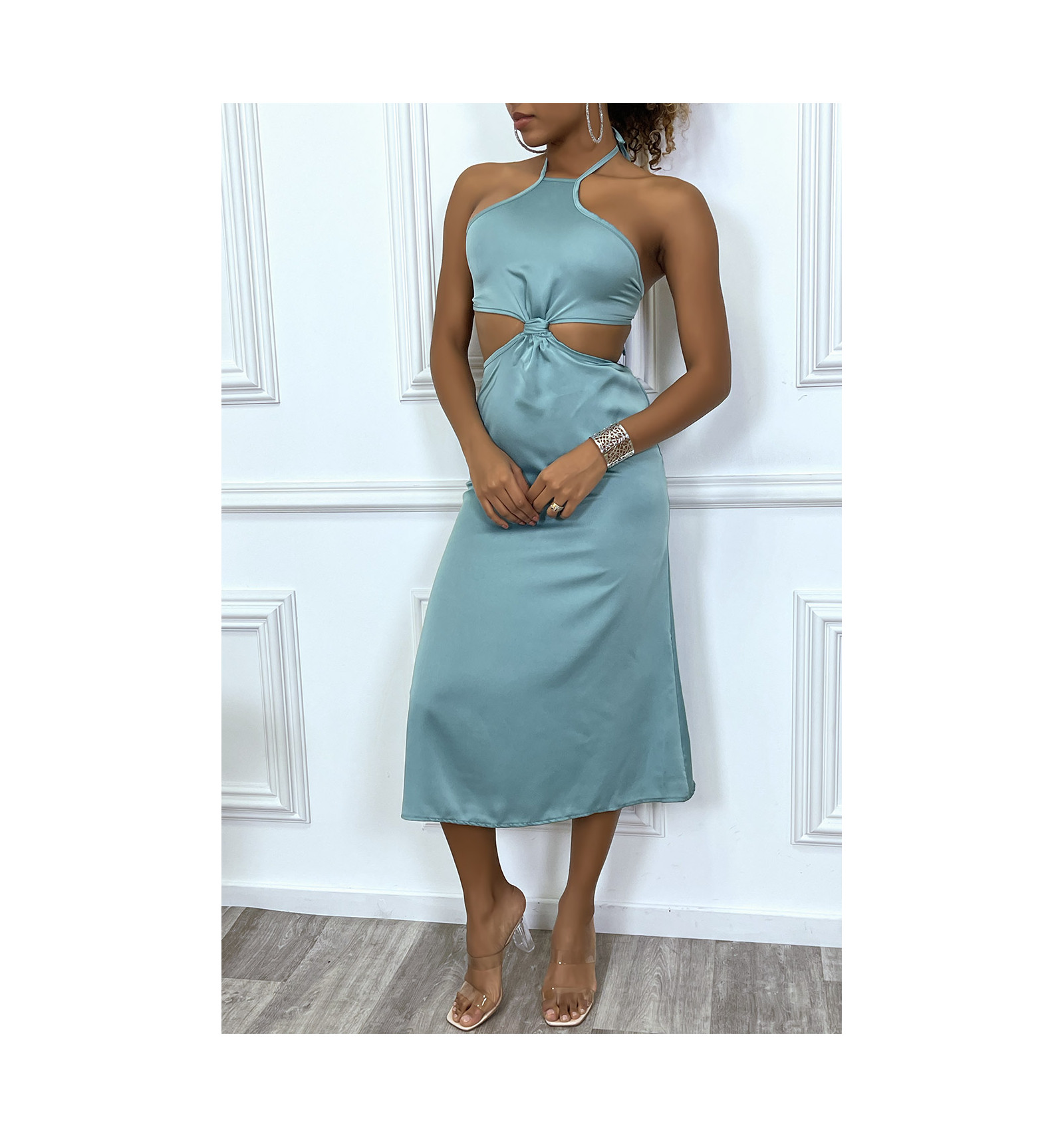 Robe satinée vert d'eau côtes dénudées. Magnifique robe brillante effet