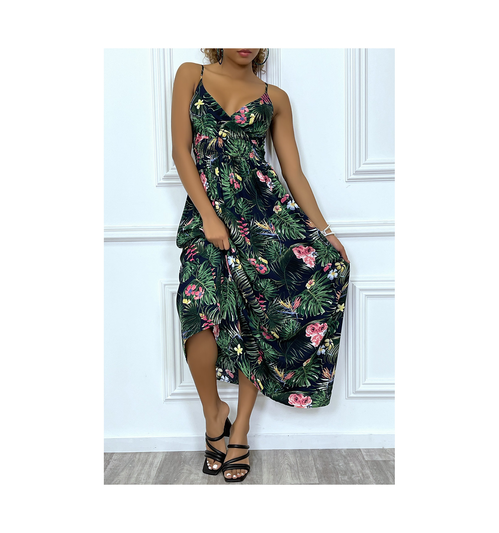 Robe longue cache-coeur marine serrée à la taille. Imprimé ...