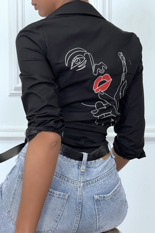 Chemise noire cintré avec dessin au dos. Chemise femme Chemise noire cintré avec dessin au dos. Chemise femme