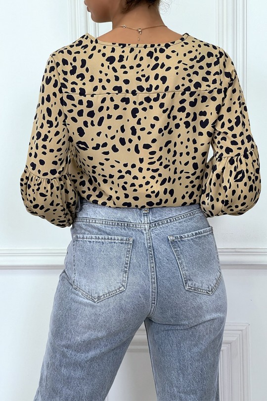 Blouse motif camel et noir avec lacet et manches bouffante Blouse motif camel et noir avec lacet et manches bouffante