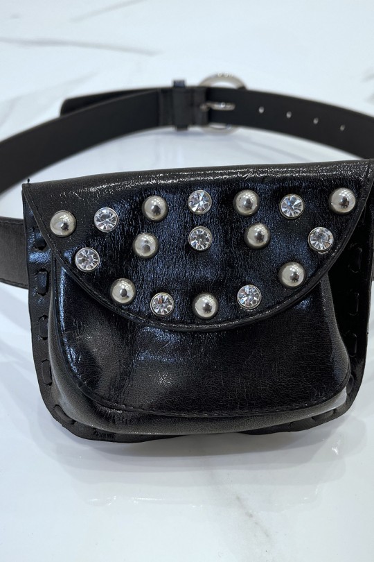 Ceinture noire en simili brillant et pochette à strass et clou Ceinture noire en simili brillant et pochette à strass et clou