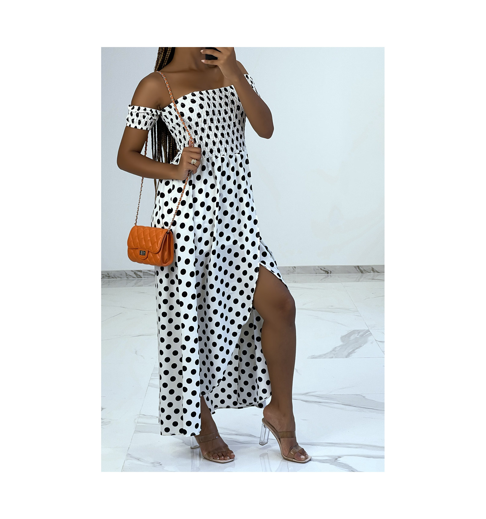 Robe longue blanche à pois et col bardot élastique style vintage