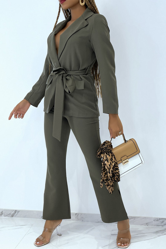 Ensemble de tailleur noué kaki avec pantalon taille haute Ensemble de tailleur noué kaki avec pantalon taille haute