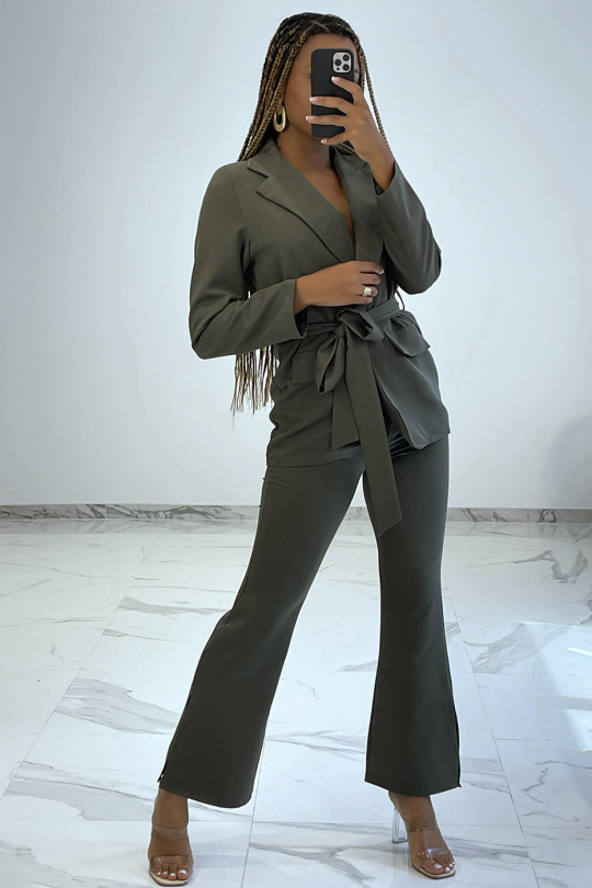 Ensemble de tailleur noué kaki avec pantalon taille haute Ensemble de tailleur noué kaki avec pantalon taille haute