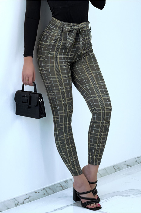 High-waisted tight-fitting pants with 