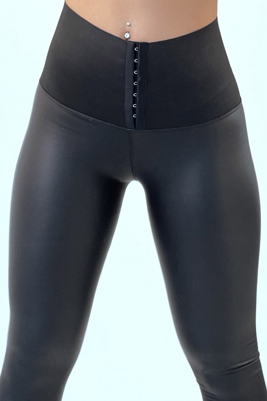 Legging en simili taille haute avec grosse ceinture élastique Legging en simili taille haute avec grosse ceinture élastique