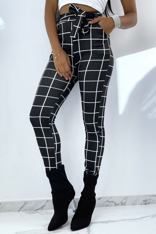 Pantalon noir moulant taille haute à carreaux avec ceinture Pantalon noir moulant taille haute à carreaux avec ceinture