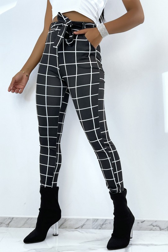Pantalon noir moulant taille haute à carreaux avec ceinture Pantalon noir moulant taille haute à carreaux avec ceinture