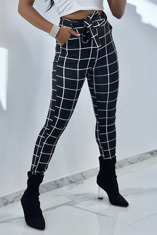 Pantalon noir moulant taille haute à carreaux avec ceinture Pantalon noir moulant taille haute à carreaux avec ceinture