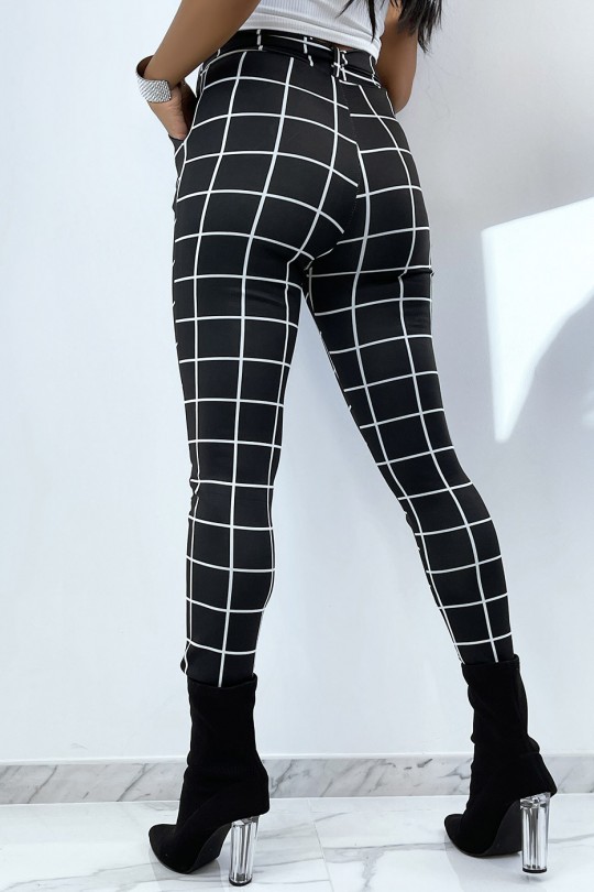 Pantalon noir moulant taille haute à carreaux avec ceinture Pantalon noir moulant taille haute à carreaux avec ceinture