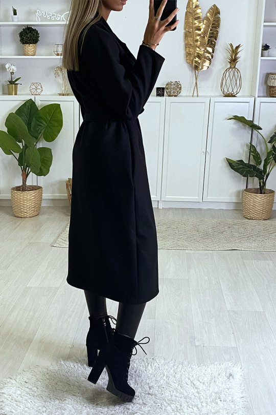 Long manteau croisé en rose avec poches boutons et ceinture Long manteau croisé en rose avec poches boutons et ceinture