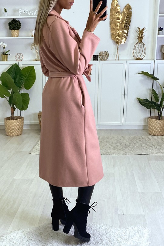 Long manteau croisé en rose avec poches boutons et ceinture Long manteau croisé en rose avec poches boutons et ceinture