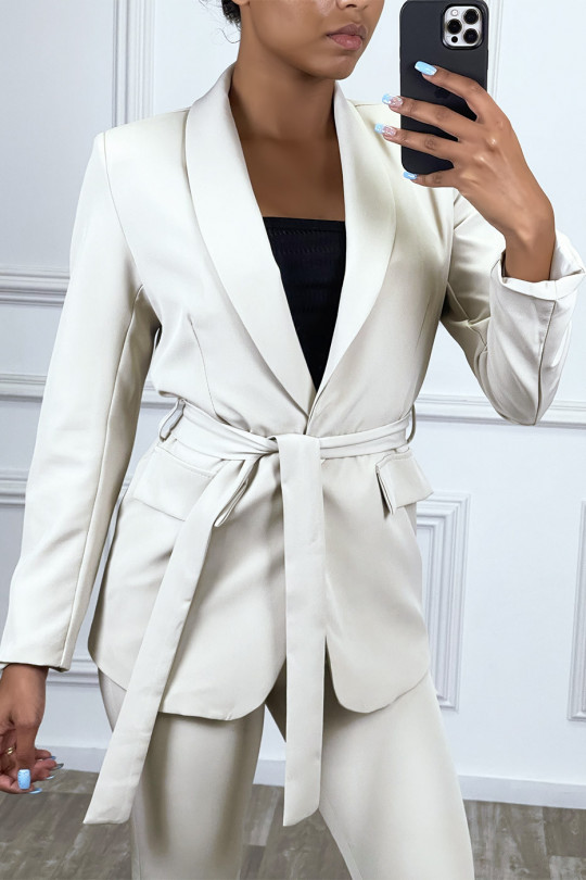 Ensemble tailleur beige avec pantalon à fente Ensemble tailleur beige avec pantalon à fente