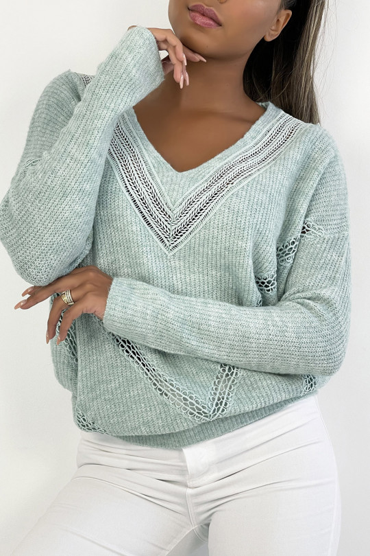 Pull col V en lilas over size avec dentelle dans une belle matière douce Pull col V en lilas over size avec dentelle dans une belle matière douce