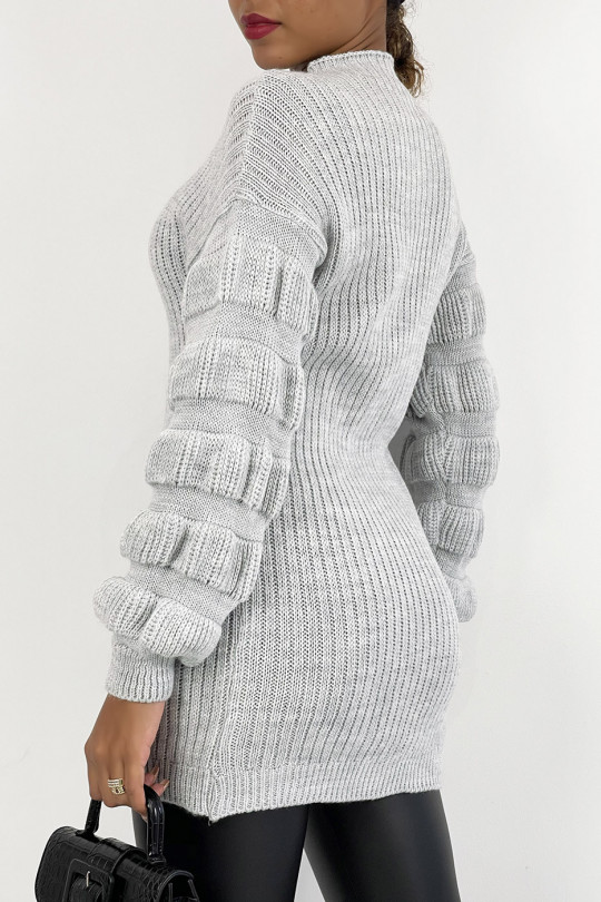 Robe Pull camel effet maille avec col montant et manche bouffantes à relief Robe Pull camel effet maille avec col montant et manche bouffantes à relief