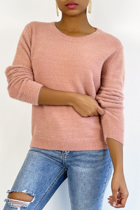 Pull duveteux rose avec motif en dentelle brodé dans le dos Pull duveteux rose avec motif en dentelle brodé dans le dos
