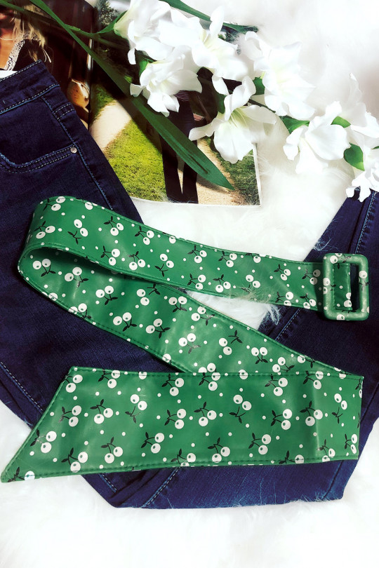 Jolie ceinture verte d'été avec petite cerise blanche Jolie ceinture verte d'été avec petite cerise blanche