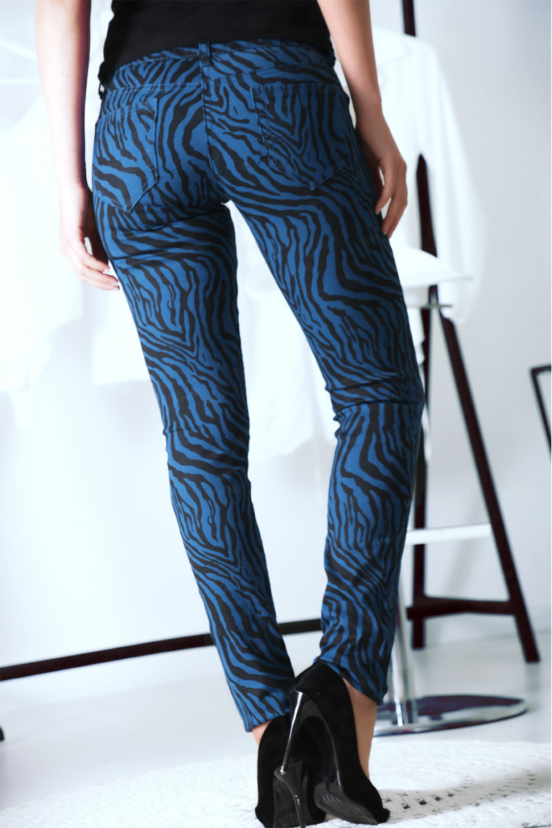 Pantalon Jeans bleu extensible avec poche et motif noir S1317D Pantalon Jeans bleu extensible avec poche et motif noir S1317D