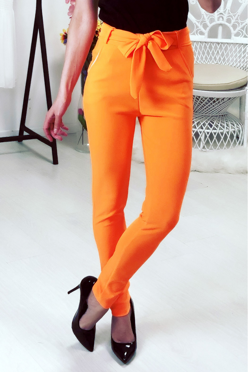 Pantalon taille haute orange avec ceinture et poches Pantalon taille haute orange avec ceinture et poches