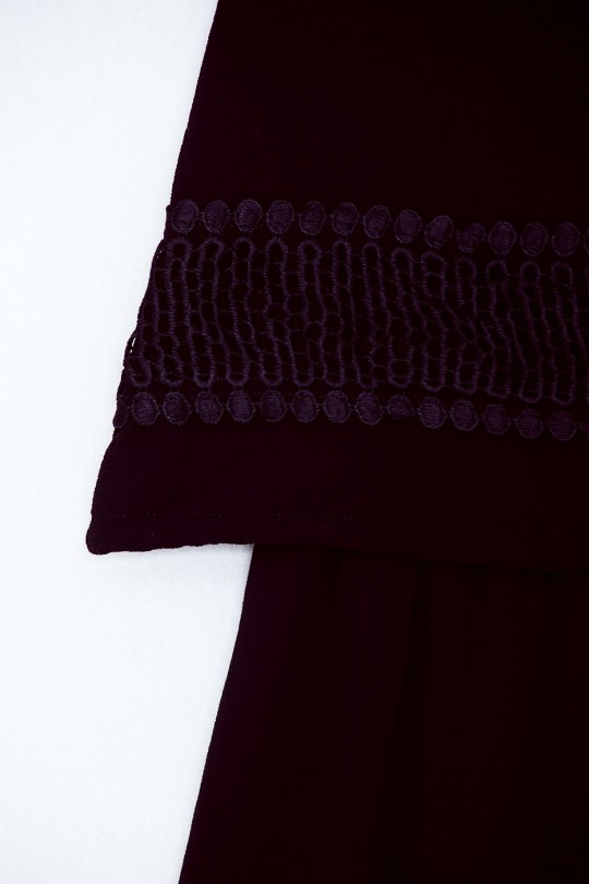 Jolie robe noir 2 en1 évasé avec dentelle à l'avant Jolie robe noir 2 en1 évasé avec dentelle à l'avant