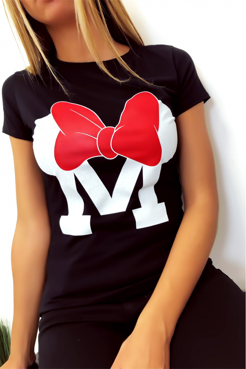 T-shirt noir en coton avec écriture M et papillon T-shirt noir en coton avec écriture M et papillon