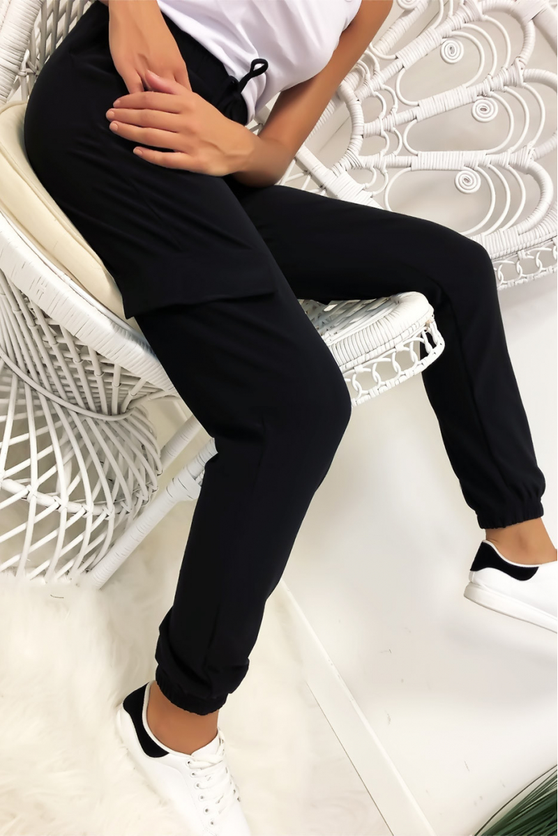 Pantalon treillis en noir avec poches et lacet Pantalon treillis en noir avec poches et lacet
