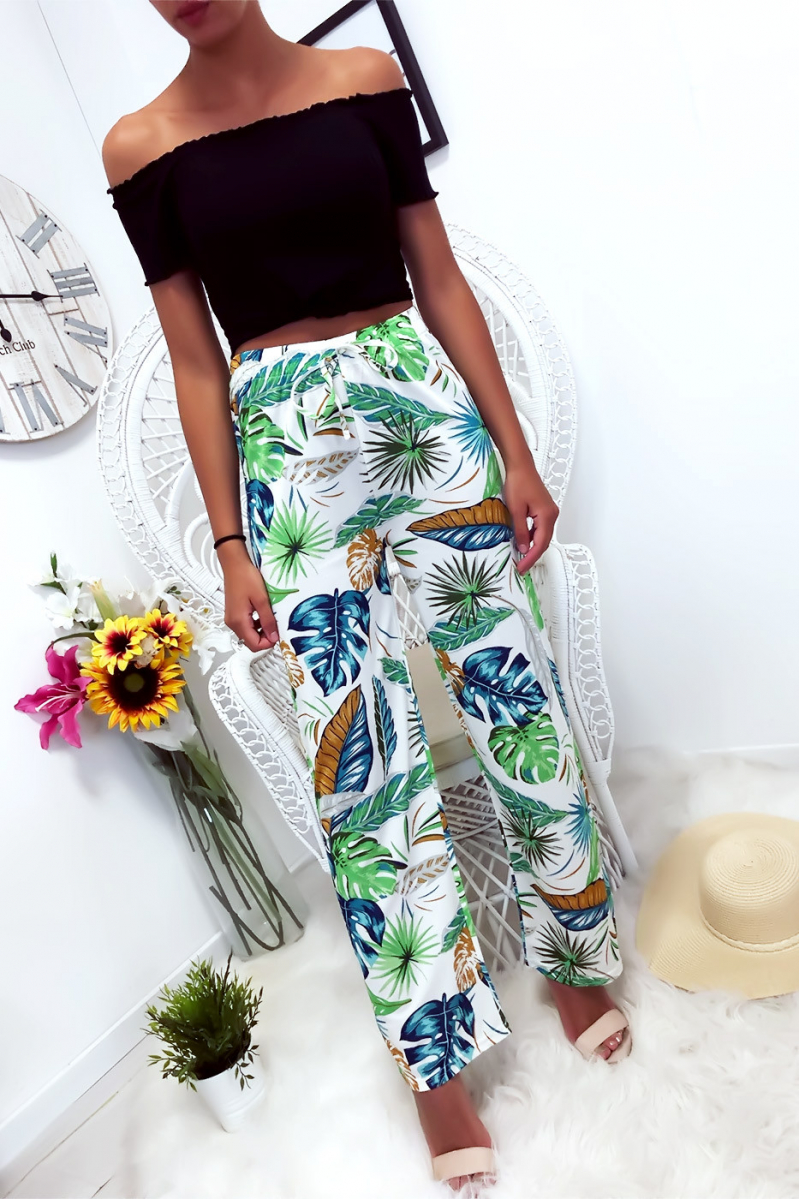 Pantalon palazzo avec jolie motif fleuris blanc et bleu Pantalon palazzo avec jolie motif fleuris blanc et bleu
