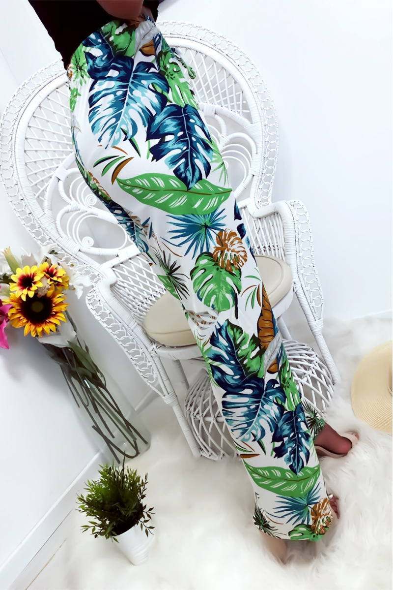 Pantalon palazzo avec jolie motif fleuris blanc et bleu Pantalon palazzo avec jolie motif fleuris blanc et bleu