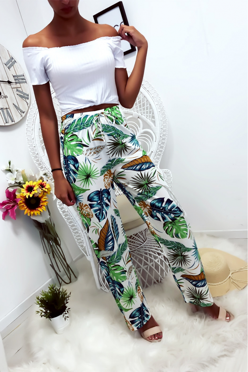 Pantalon palazzo avec jolie motif fleuris blanc et bleu Pantalon palazzo avec jolie motif fleuris blanc et bleu